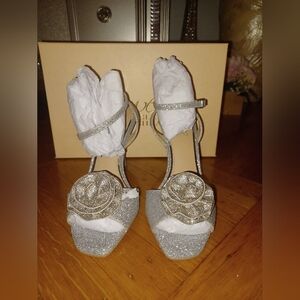 Badgley Mischka Silver Glitter Women's Heels